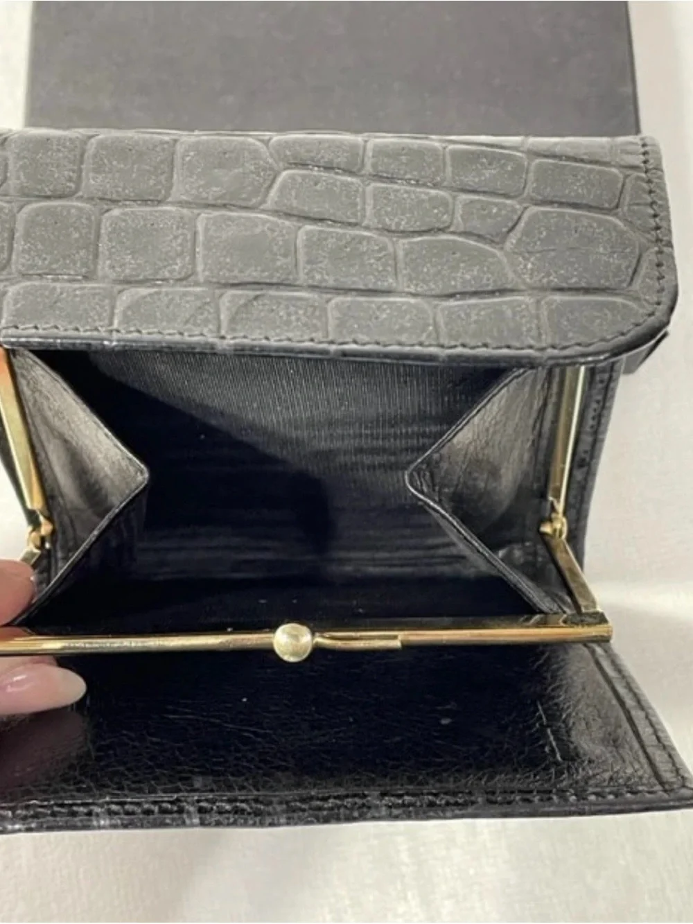 Italian brand and craftsmanship- Black Croc-Embossed Leather Bifold Wallet